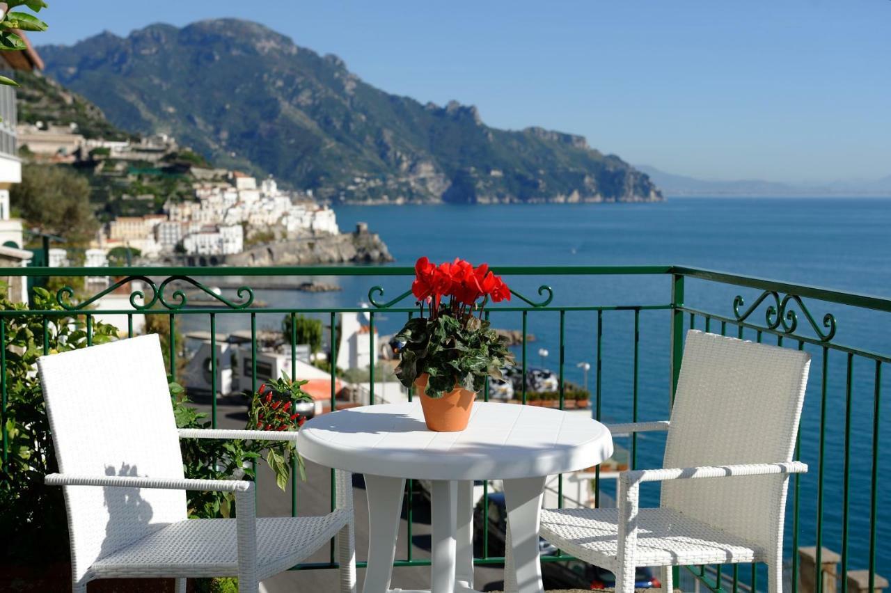Amalfi Blue Flowers A 外观 照片