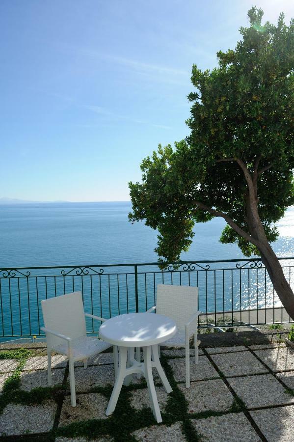 Amalfi Blue Flowers A 外观 照片